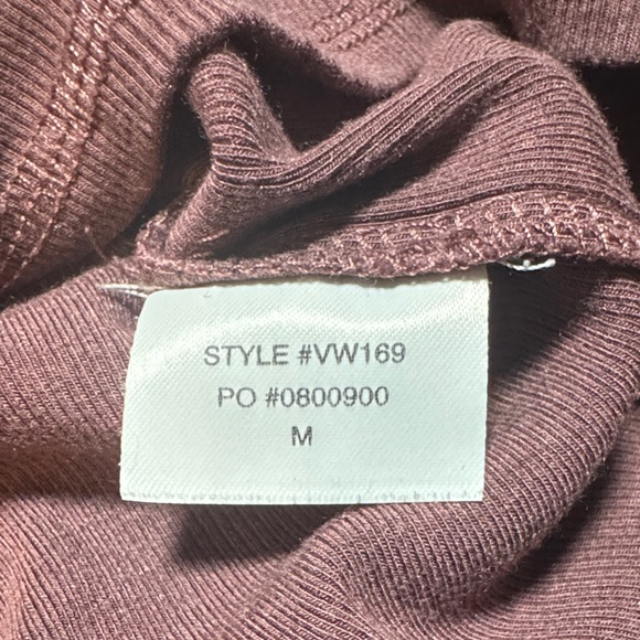 Vuori Mauve T-Shirt - Picture 5 of 6